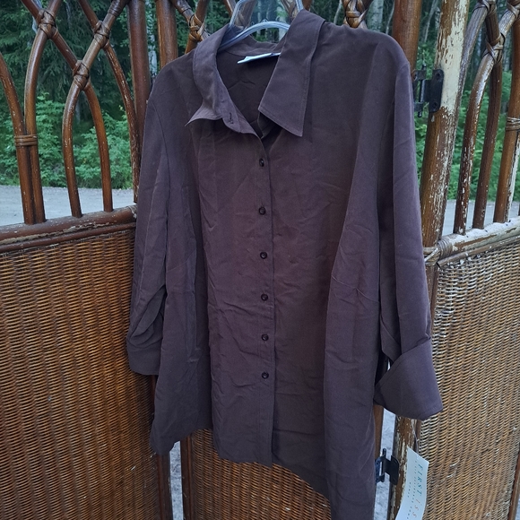 First Issue a Liz Claiborne company New Shirt size 2💐🏵🌼🌻 - Picture 3 of 8